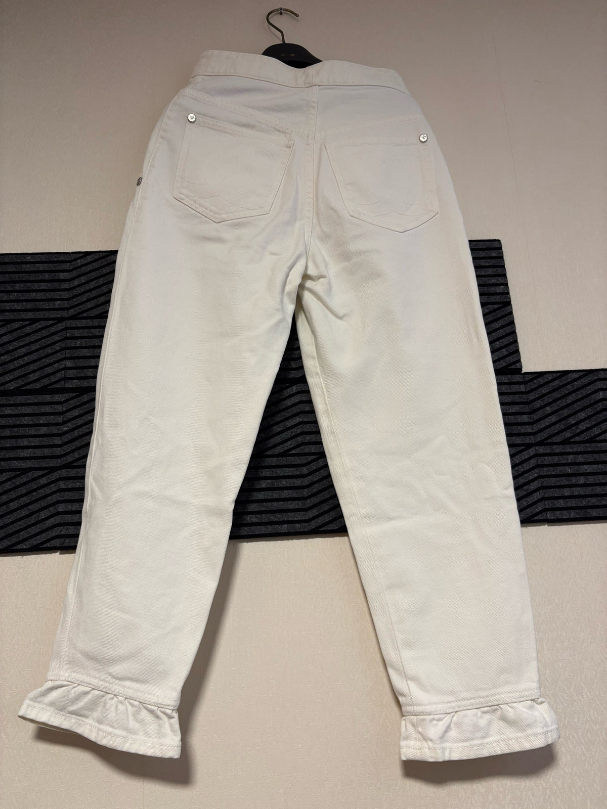 Chanel - Other - Denim - Jeans - White - (34)