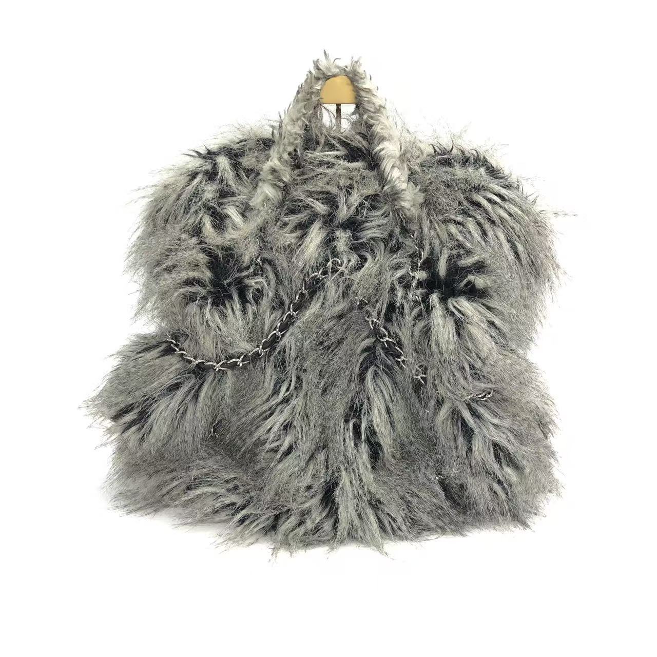 Chanel - Other - Faux fur - Grey - (medium)