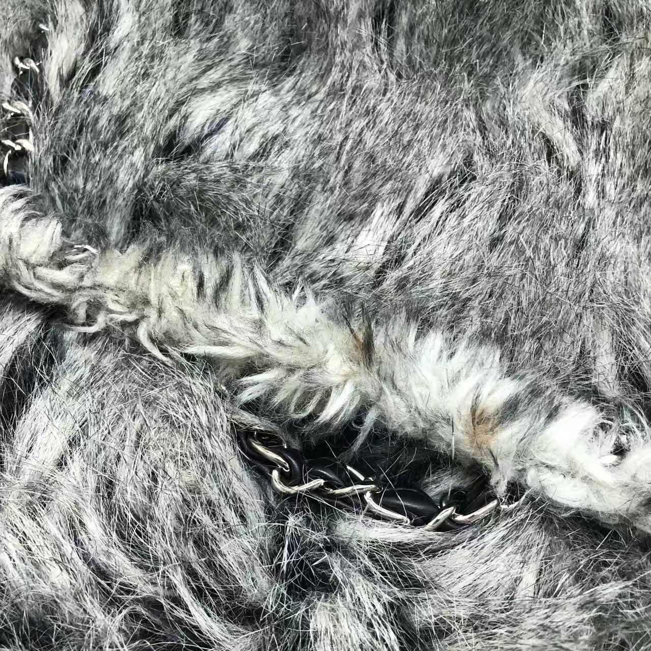Chanel - Other - Faux fur - Grey - (medium)