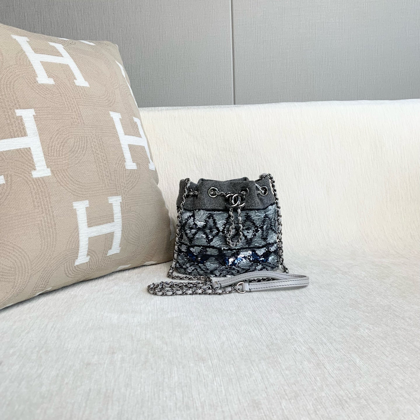 Chanel - Other - Glitter - Grey - (mini)