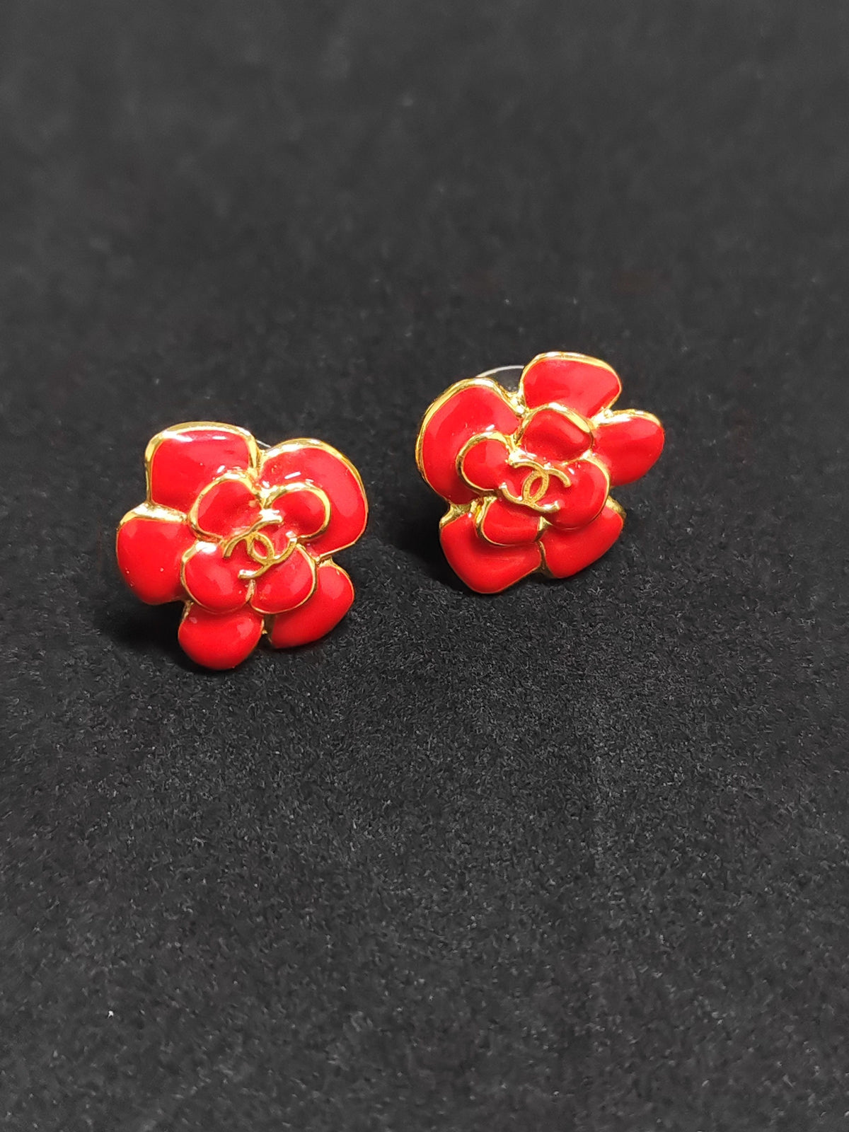 Chanel - Other - Gold plated - Red