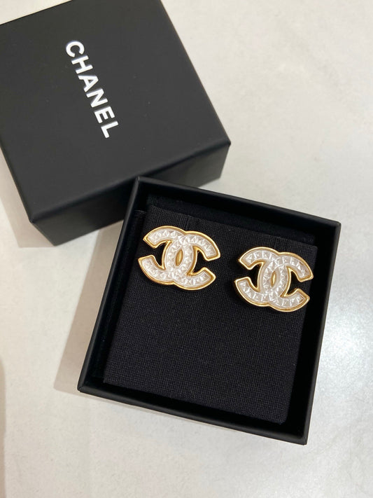 Chanel - Other - Gold plated - White