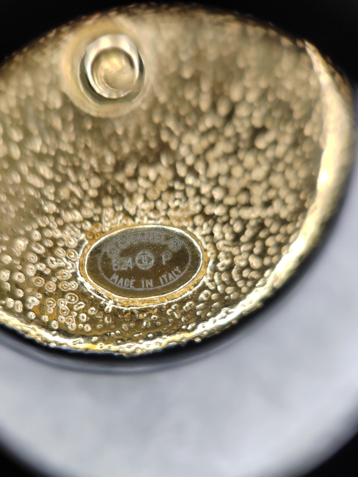 Chanel - Other - Gold plated - White