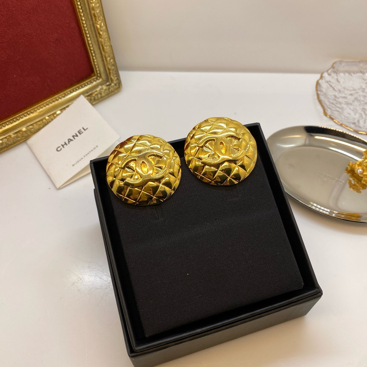 Chanel - Other - Gold-tone base metal; exact alloy unspecified. - Gold - (Large)