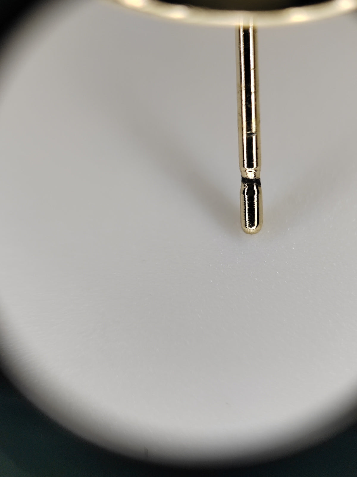 Chanel - Other - Gold-tone base metal with black enamel detail - Multicolour
