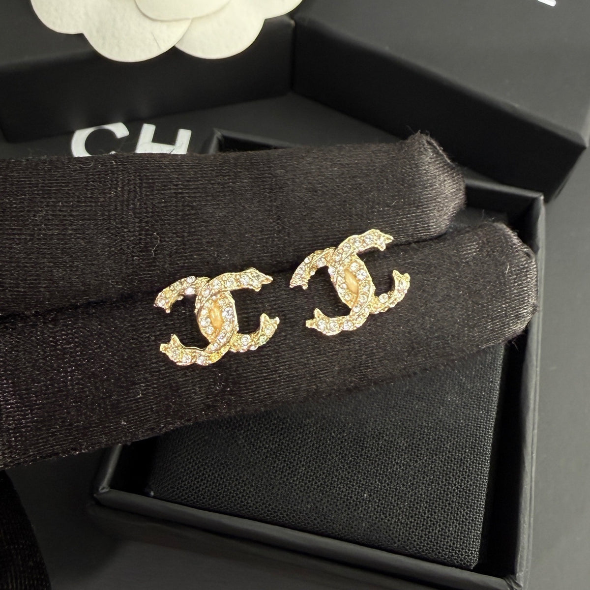 Chanel - Other - Gold-tone base metal with clear crystal embellishments - Gold