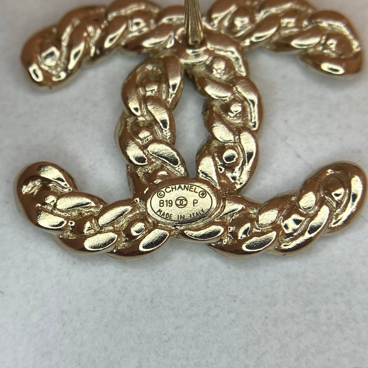 Chanel - Other - Gold-tone base metal with clear rhinestone crystals - Gold