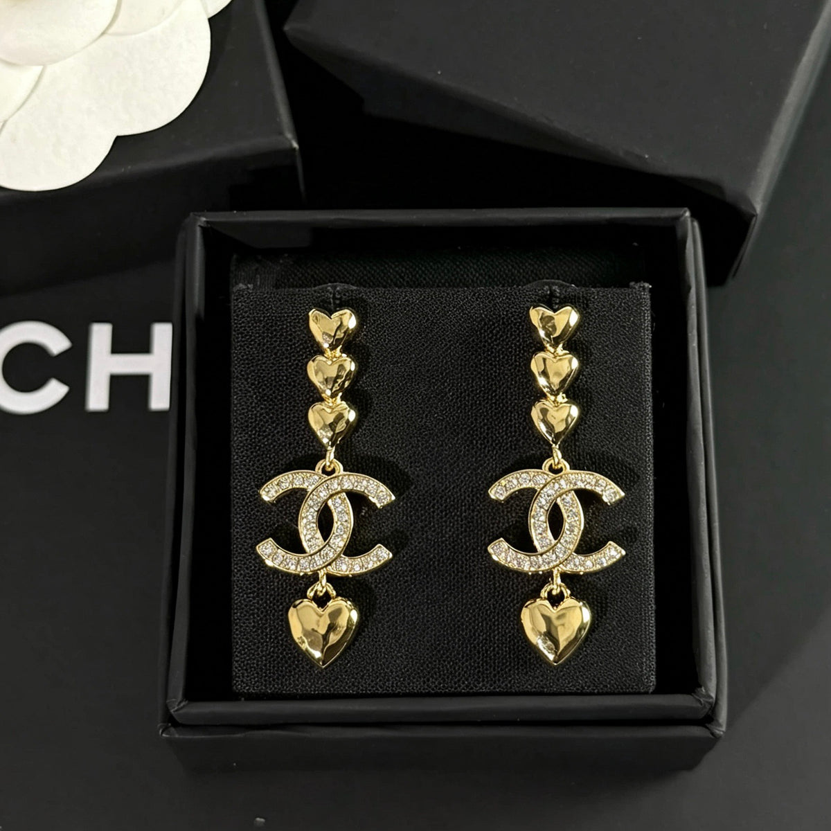 Chanel - Other - Gold-tone base metal with crystal embellishments - Gold