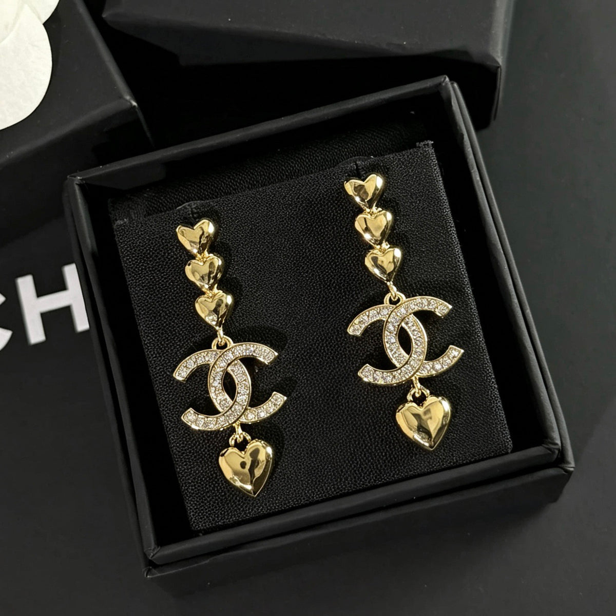 Chanel - Other - Gold-tone base metal with crystal embellishments - Gold