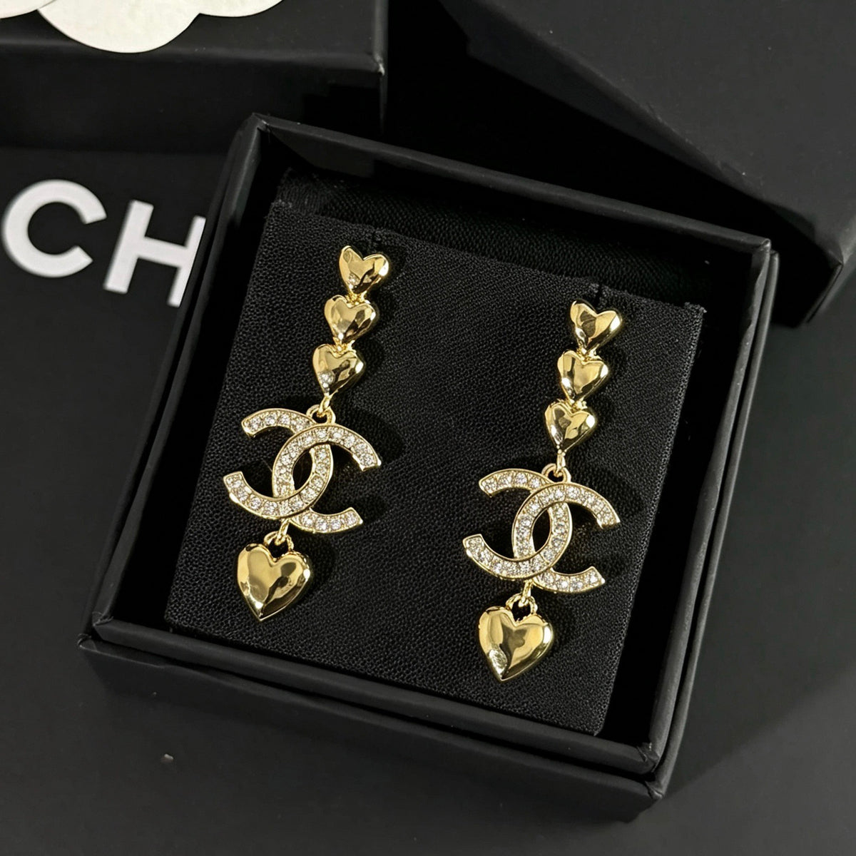 Chanel - Other - Gold-tone base metal with crystal embellishments - Gold