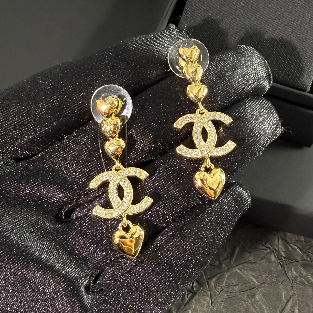 Chanel - Other - Gold-tone base metal with crystal embellishments - Gold