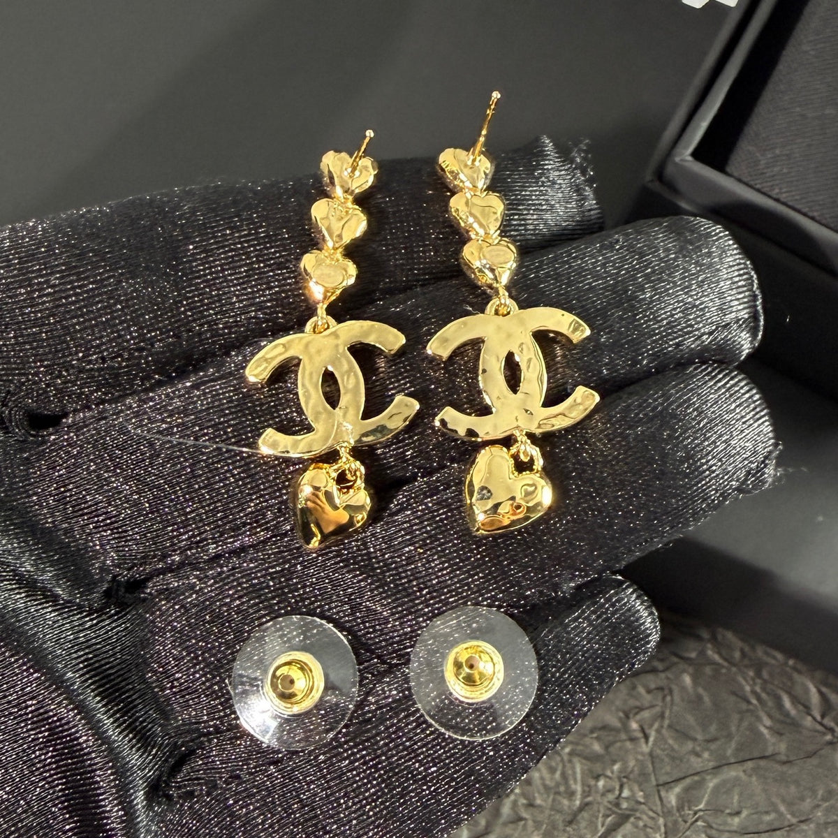 Chanel - Other - Gold-tone base metal with crystal embellishments - Gold