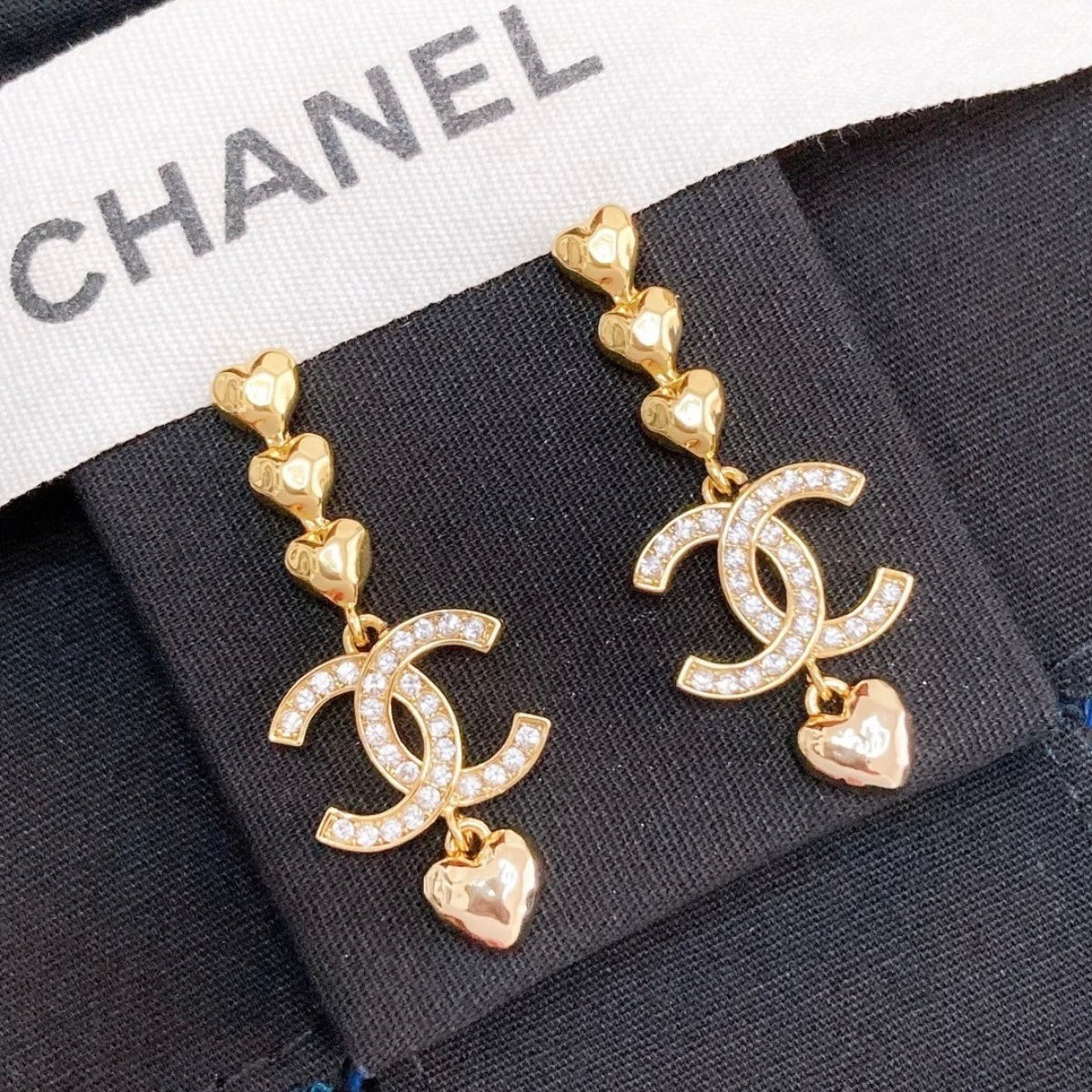 Chanel - Other - Gold-tone base metal with crystal embellishments - Gold