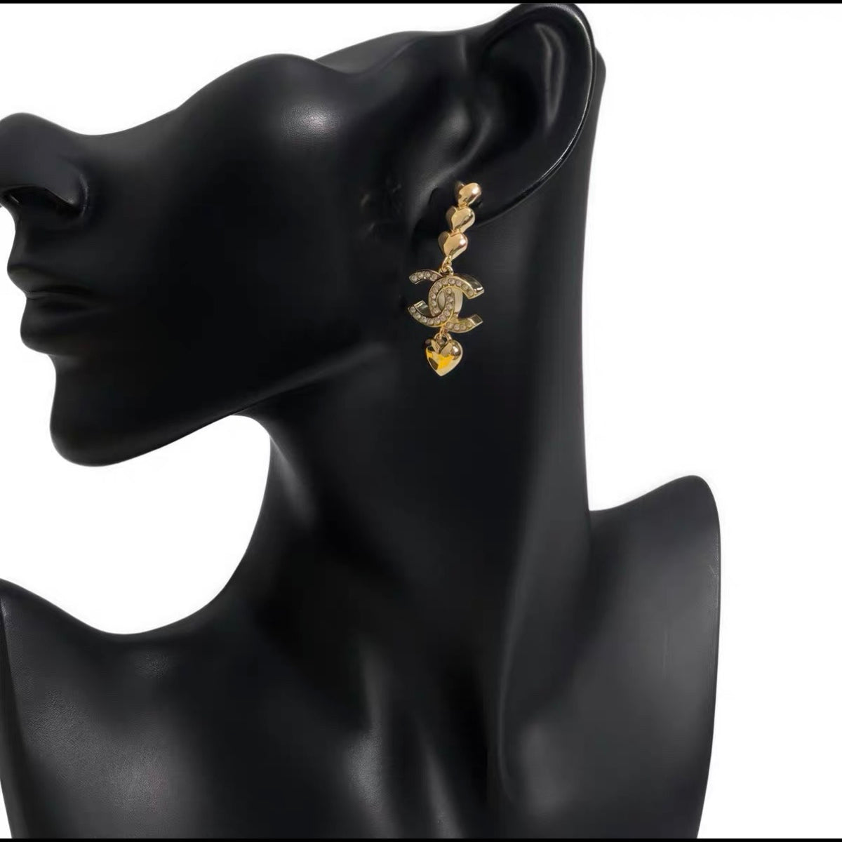 Chanel - Other - Gold-tone base metal with crystal embellishments - Gold