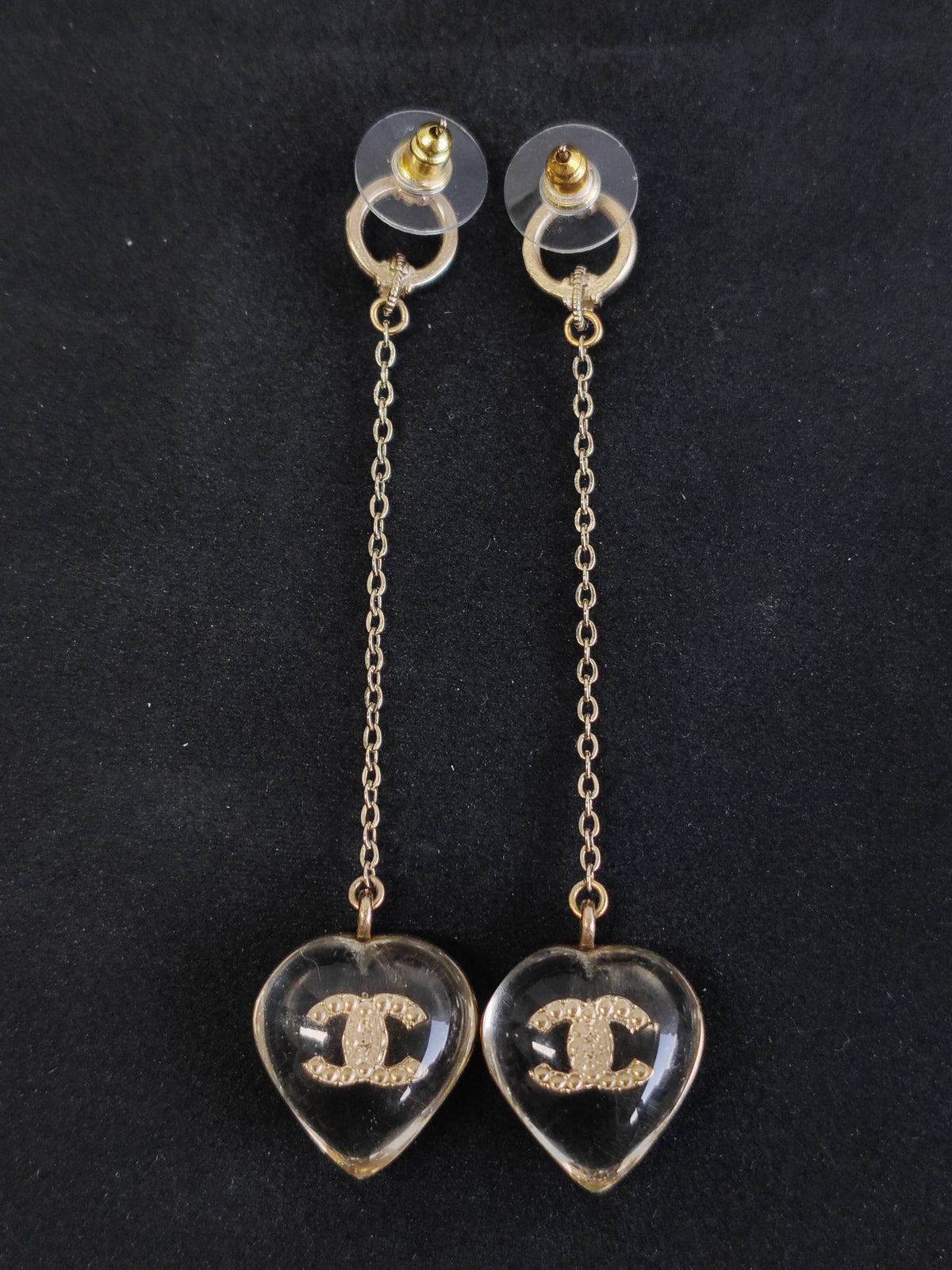 Chanel - Other - Gold-tone base metal with dark glass heart elements and pearl-like detailing. - Multicolour