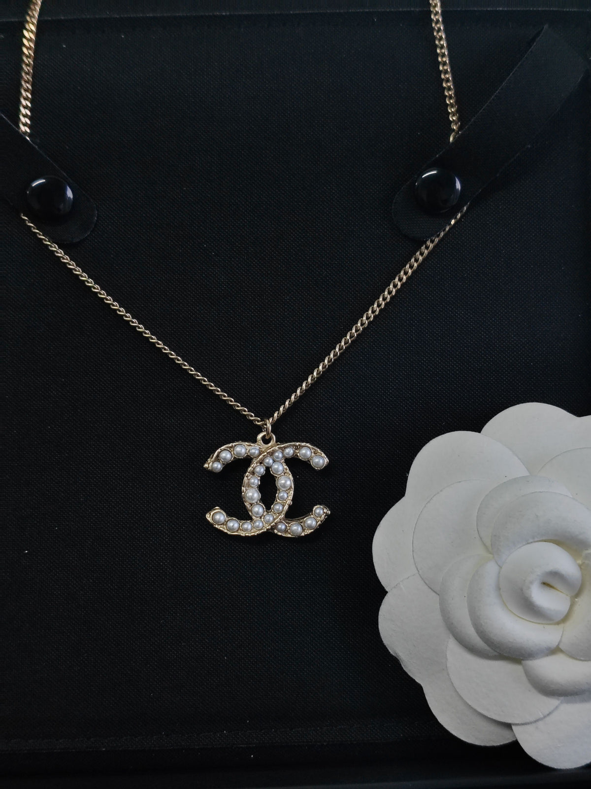 Chanel - Other - Gold-tone base metal with faux pearl accents - Gold