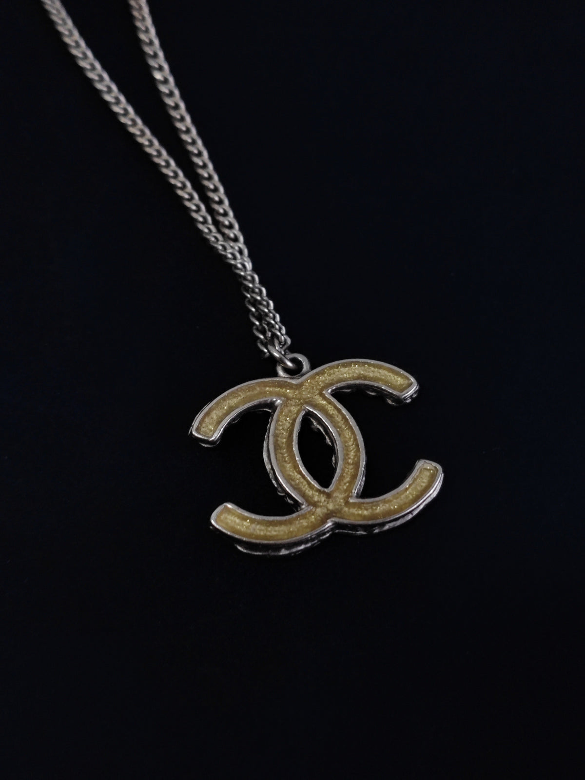 Chanel - Other - Gold-tone base metal with faux pearl accents - Gold