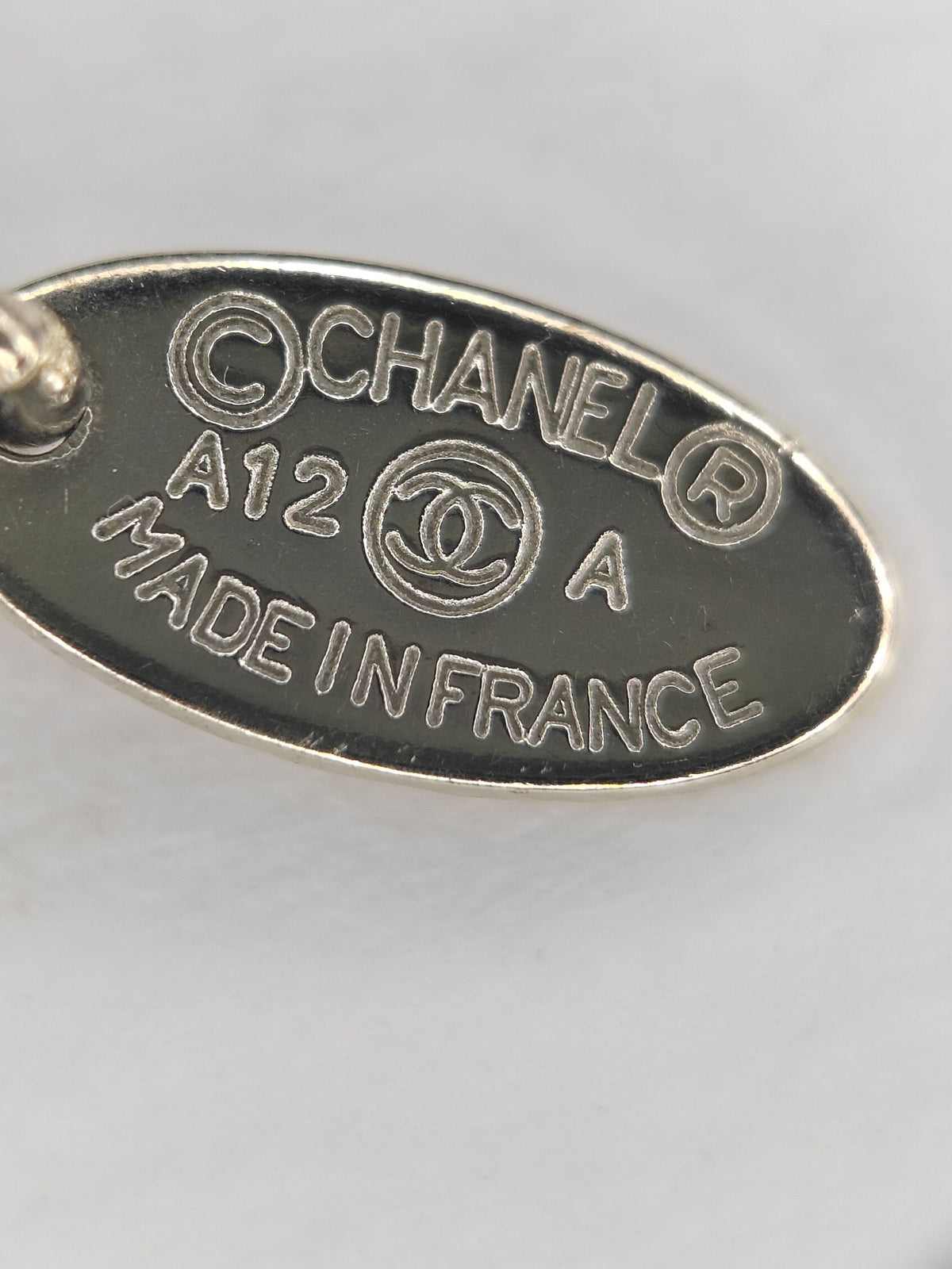 Chanel - Other - Gold-tone base metal with faux pearl accents - Gold