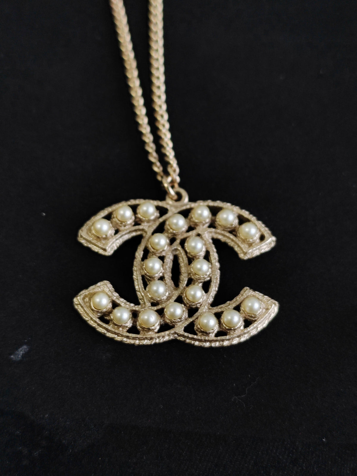 Chanel - Other - Gold-tone base metal with faux pearl embellishments - Gold