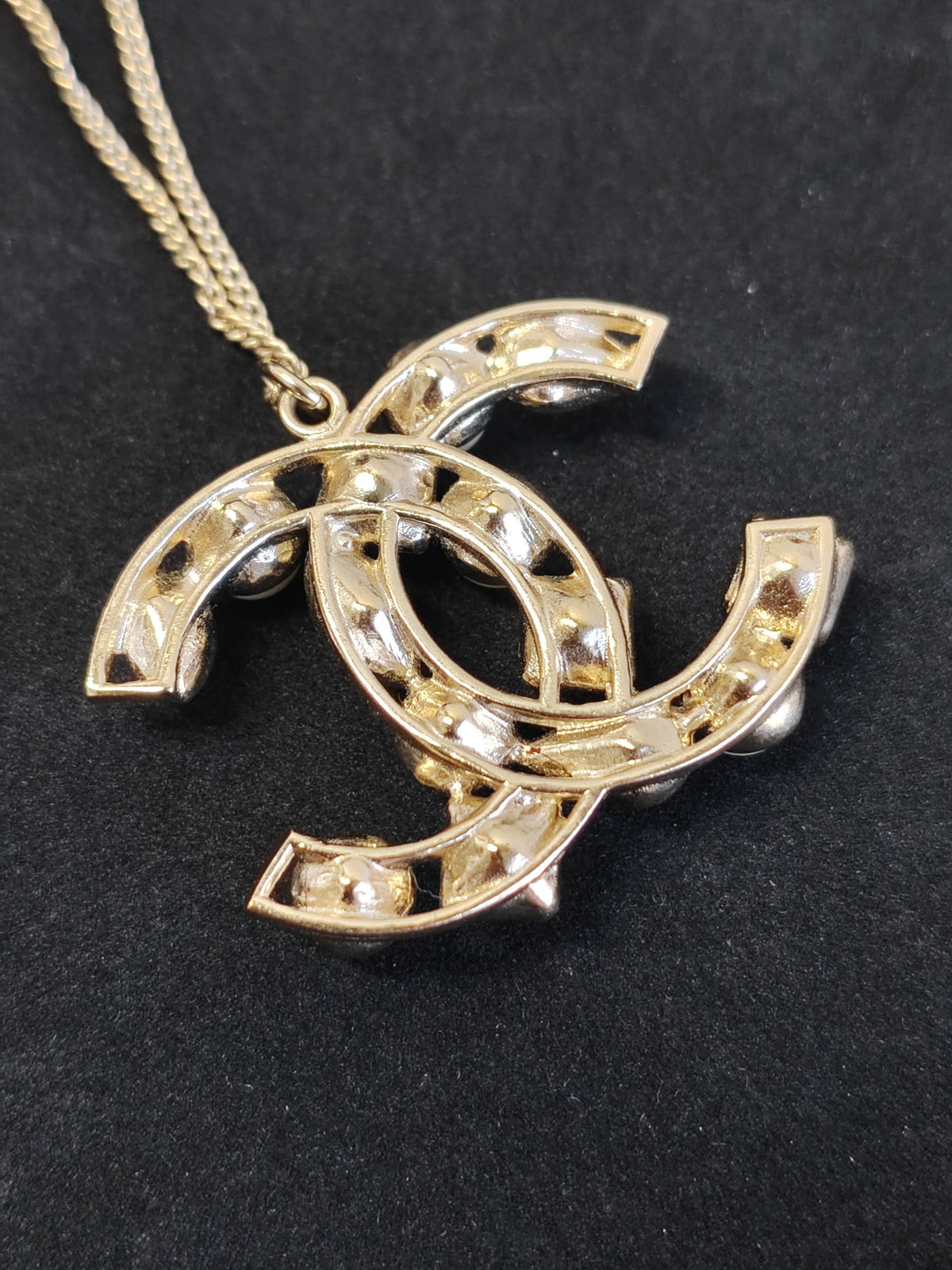 Chanel - Other - Gold-tone base metal with glass crystal accents and imitation pearls - Gold