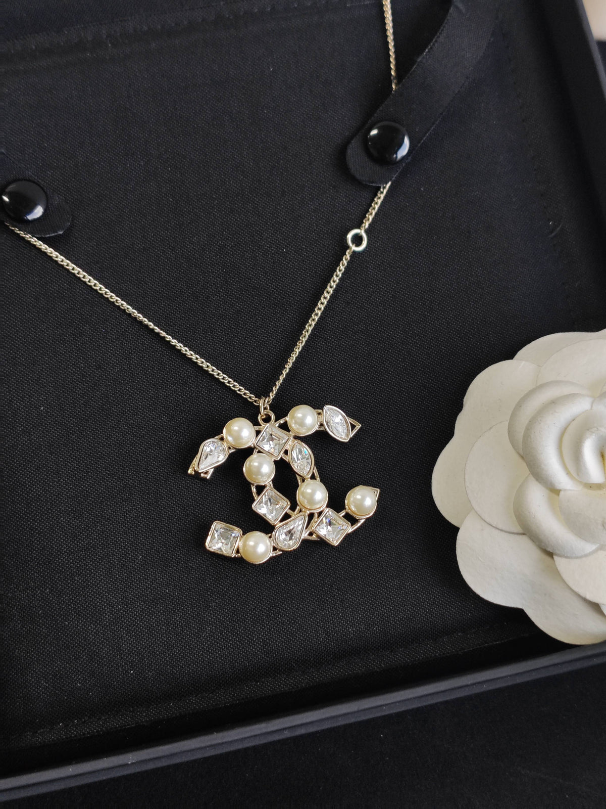 Chanel - Other - Gold-tone base metal with glass crystal embellishments and imitation pearls - Gold