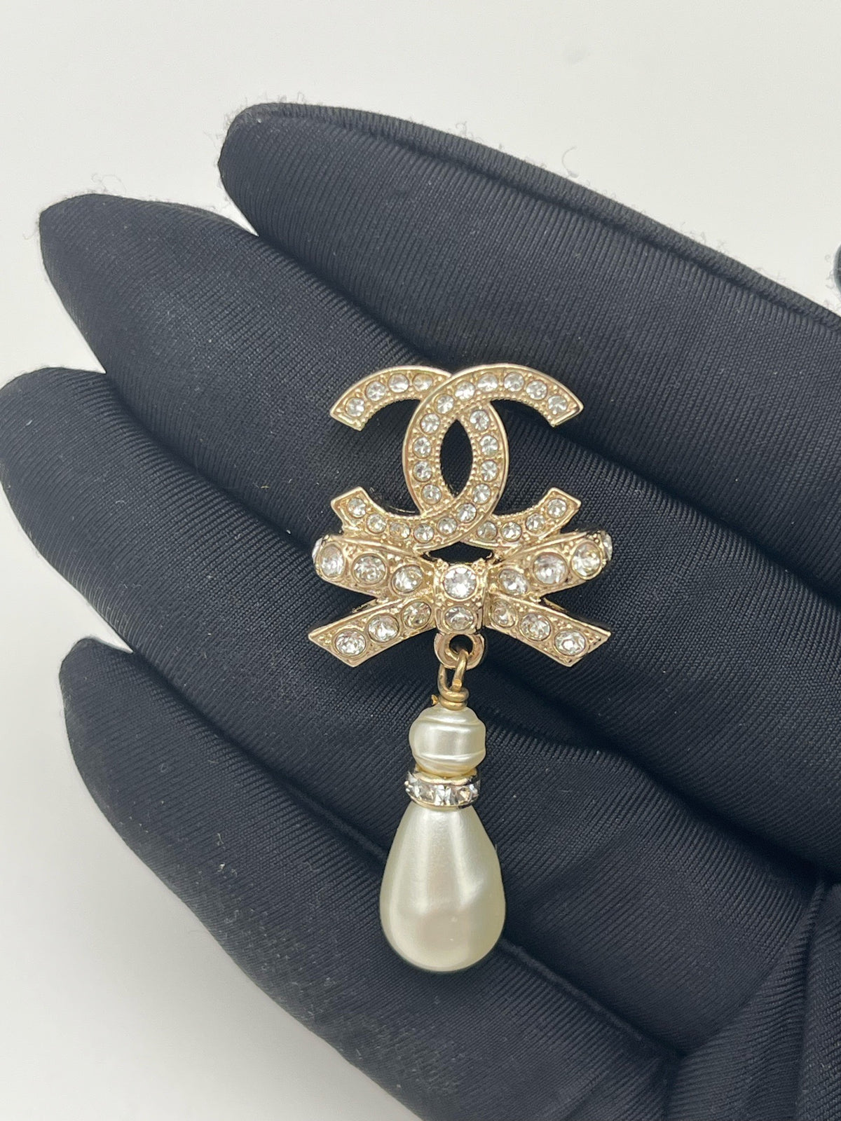 Chanel - Other - Gold-tone base metal with glass crystals and faux pearl drops. - Gold - (One size)