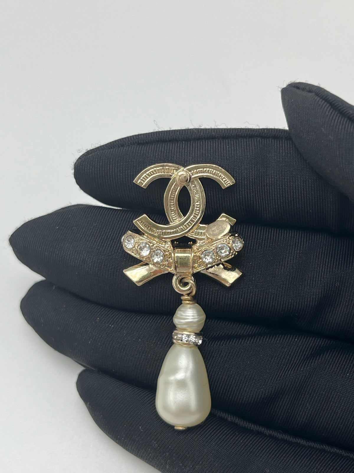 Chanel - Other - Gold-tone base metal with glass crystals and faux pearl drops. - Gold - (One size)