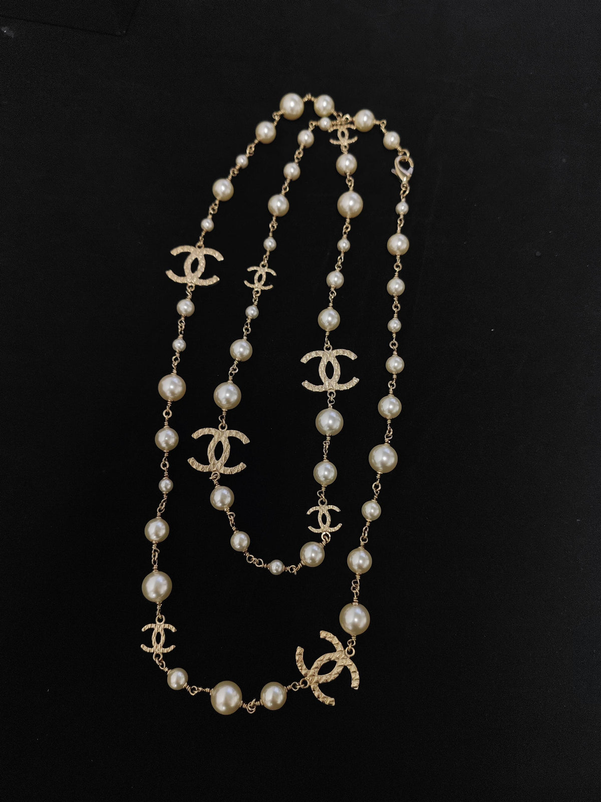 Chanel - Other - Gold-tone base metal with imitation pearl beads. - Multicolour