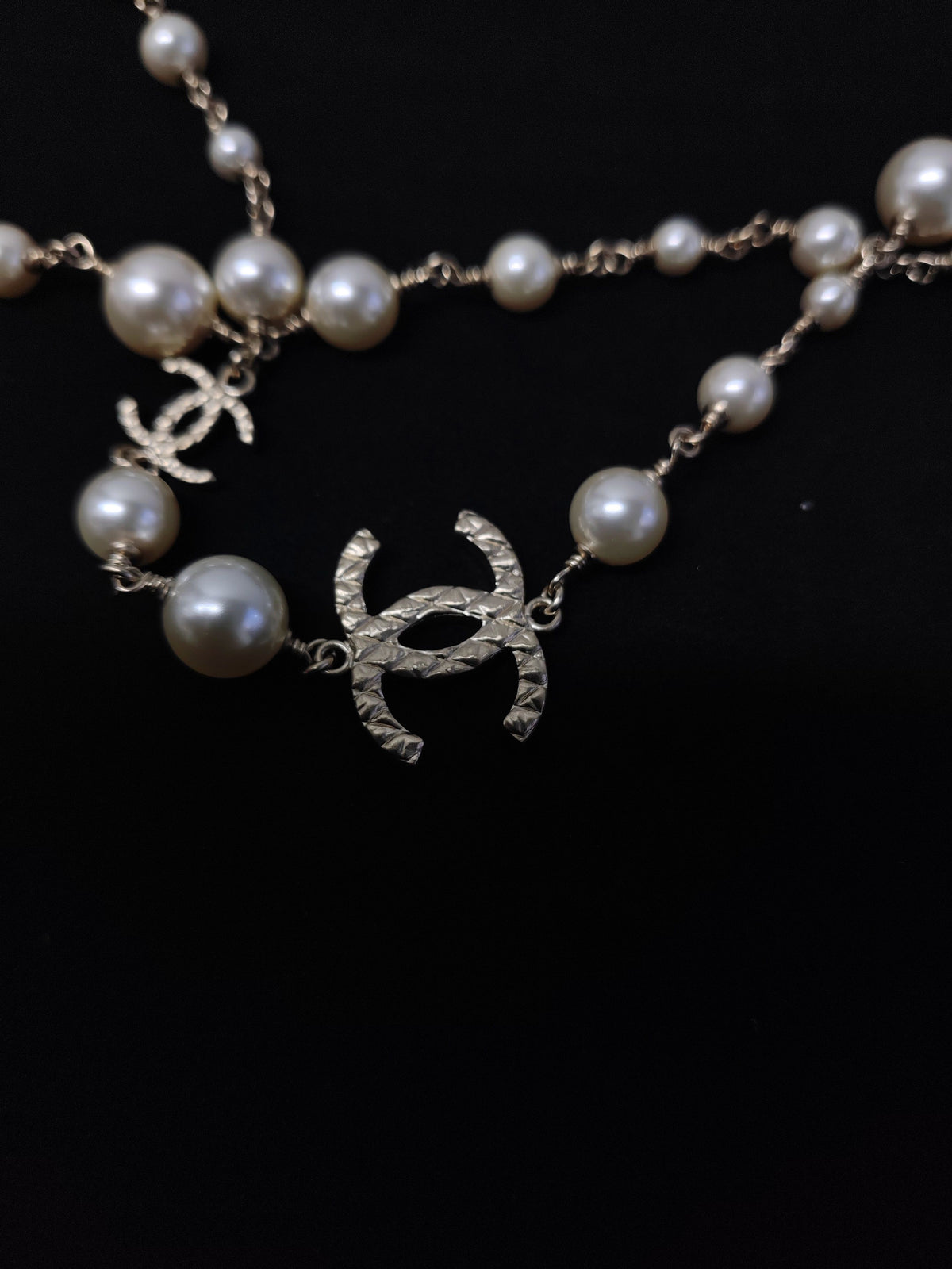 Chanel - Other - Gold-tone base metal with imitation pearl beads. - Multicolour
