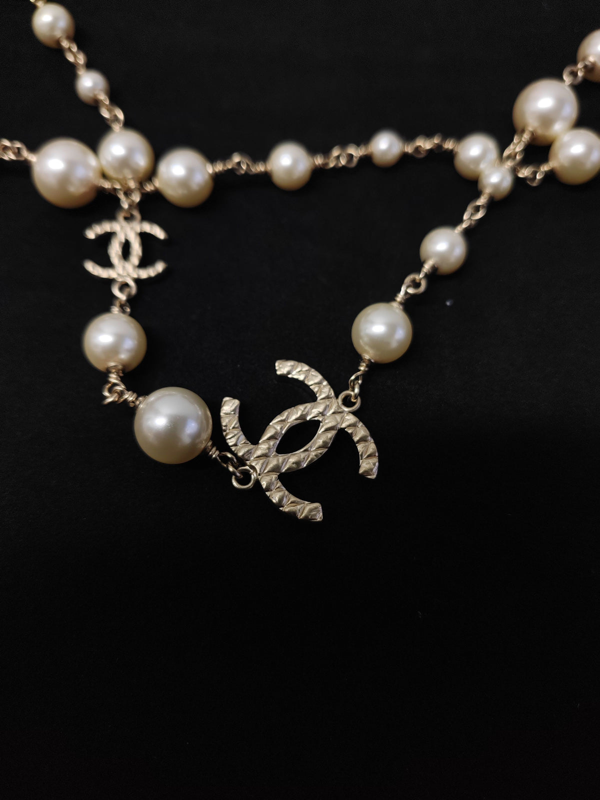 Chanel - Other - Gold-tone base metal with imitation pearl beads. - Multicolour