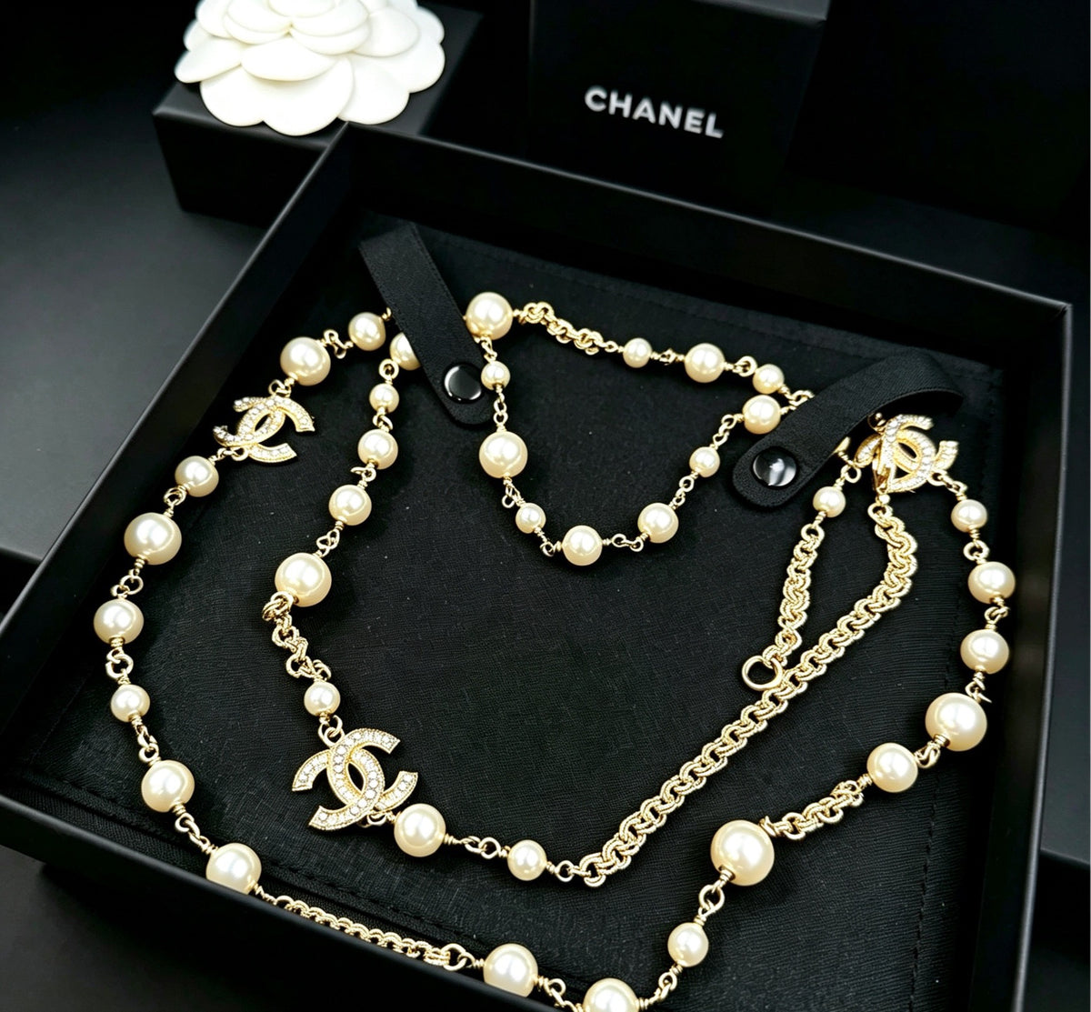 Chanel - Other - Gold-tone base metal with imitation pearls and glass rhinestones - Gold