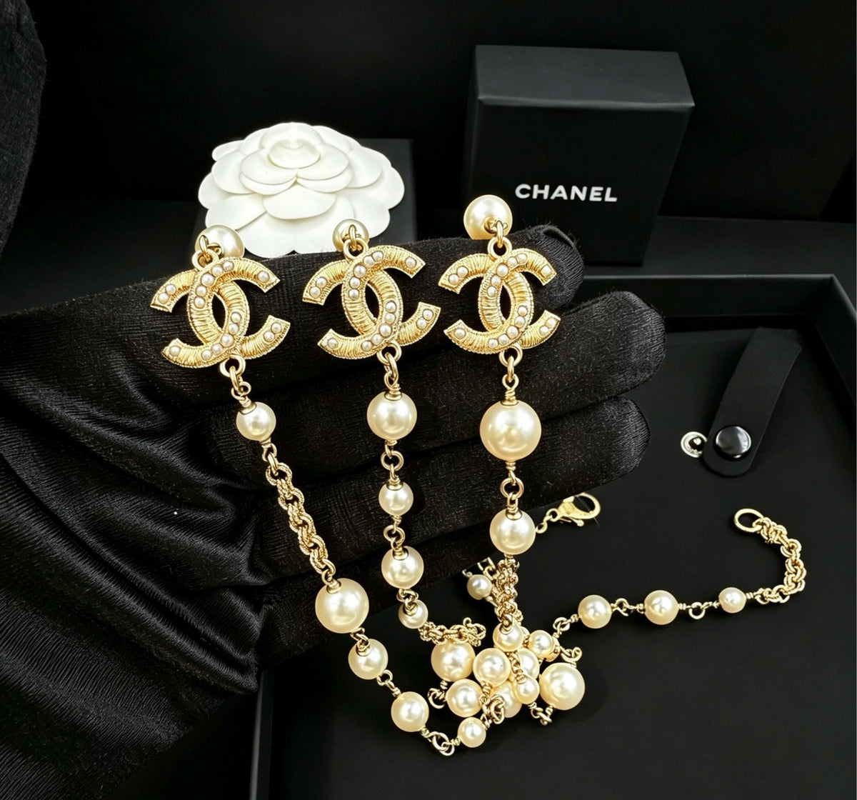 Chanel - Other - Gold-tone base metal with imitation pearls and glass rhinestones - Gold