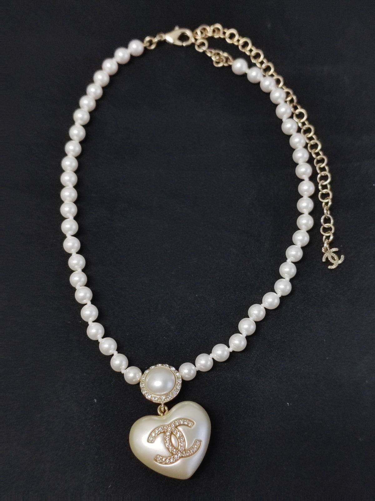 Chanel - Other - Gold-tone base metal with imitation pearls and rhinestone embellishments. - Multicolour