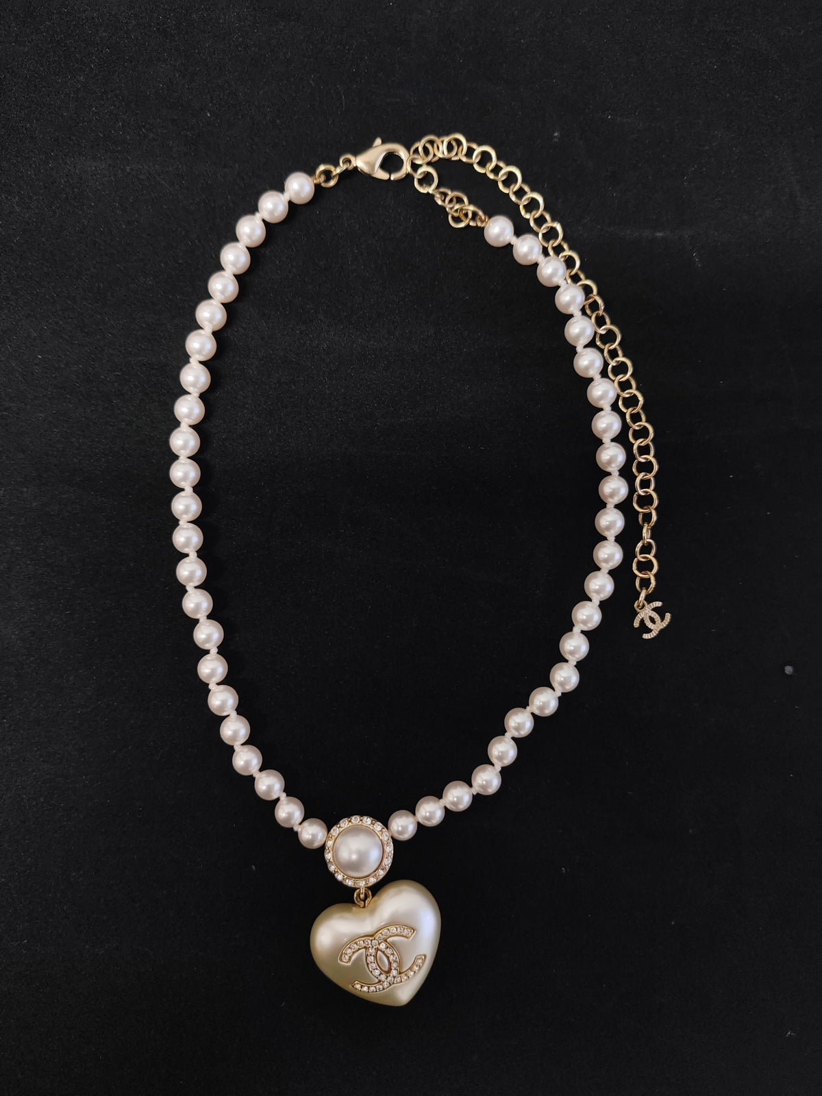 Chanel - Other - Gold-tone base metal with imitation pearls and rhinestone embellishments. - Multicolour