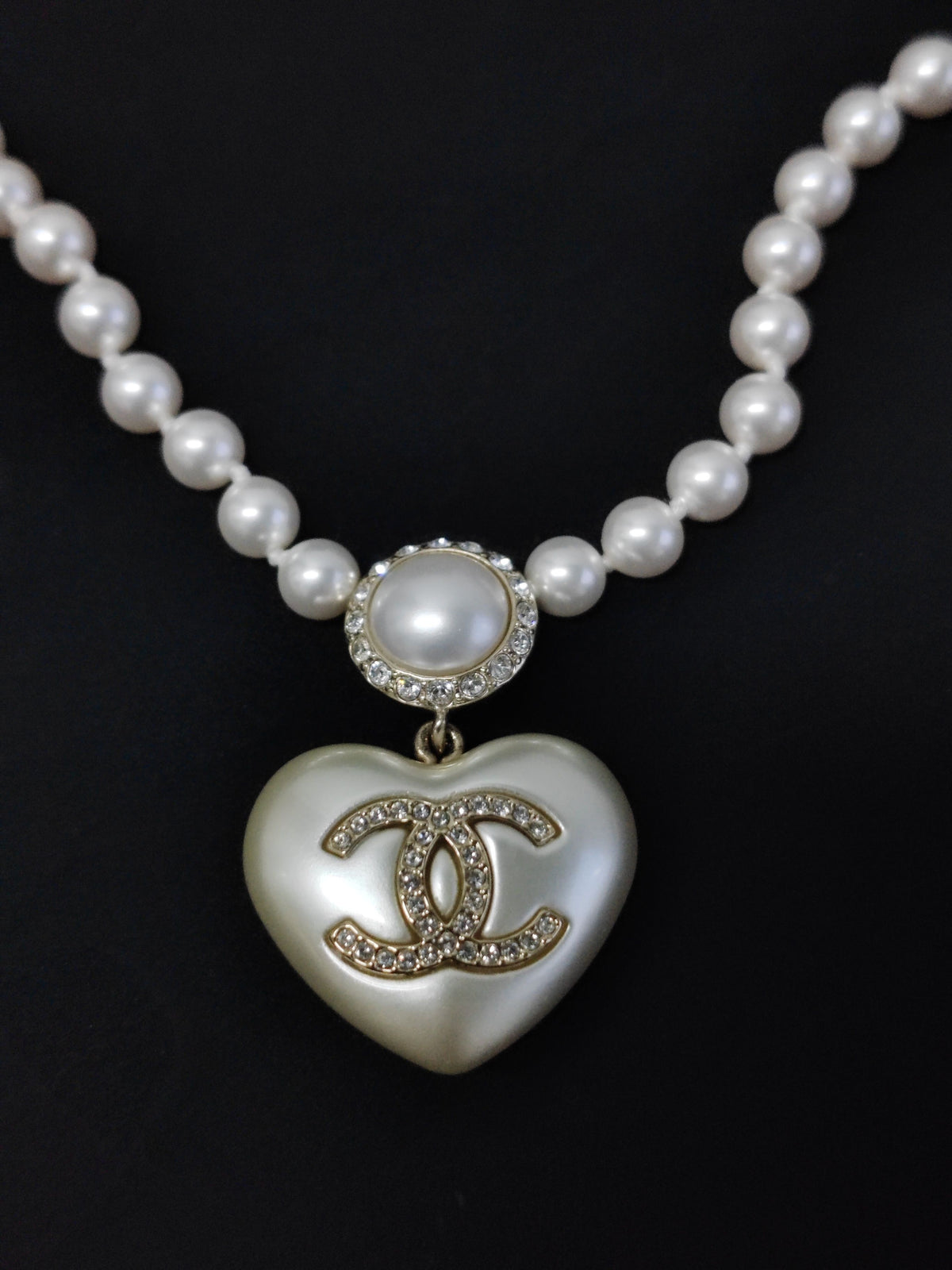Chanel - Other - Gold-tone base metal with imitation pearls and rhinestone embellishments. - Multicolour