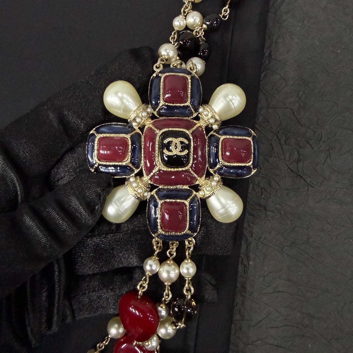 Chanel - Other - Gold-tone base metal with imitation pearls, enamel and resin beads. - Multicolour