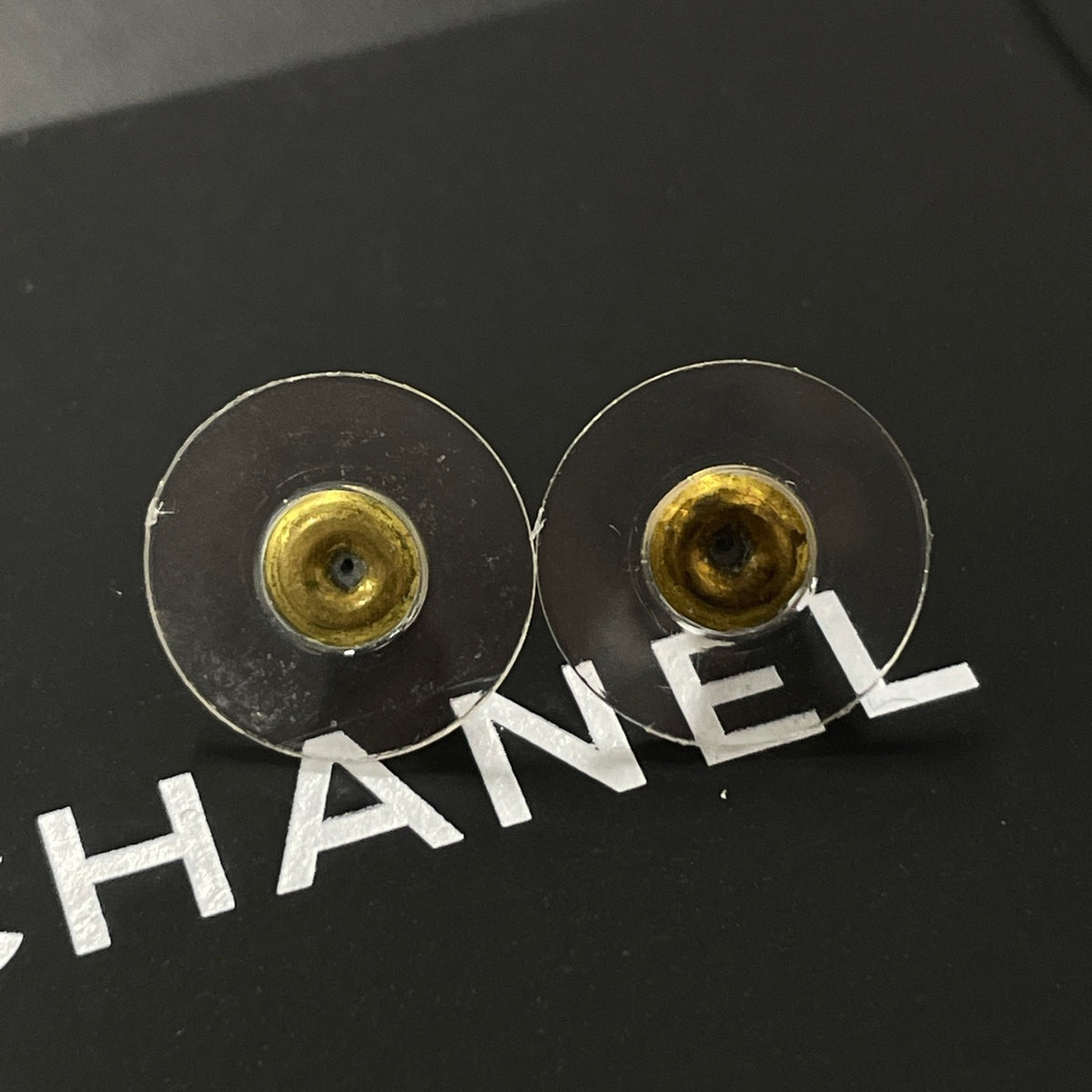 Chanel - Other - Gold-tone base metal with white pearl-effect star drops - Multicolour