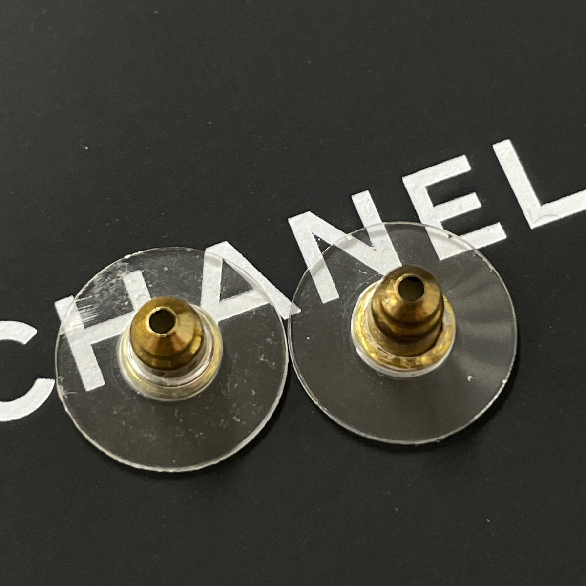 Chanel - Other - Gold-tone base metal with white pearl-effect star drops - Multicolour