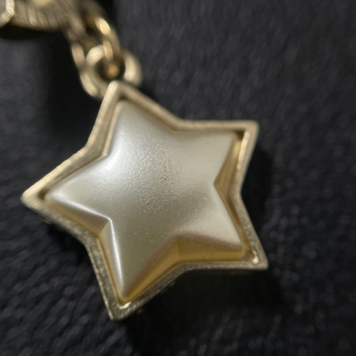 Chanel - Other - Gold-tone base metal with white pearl-effect star drops - Multicolour