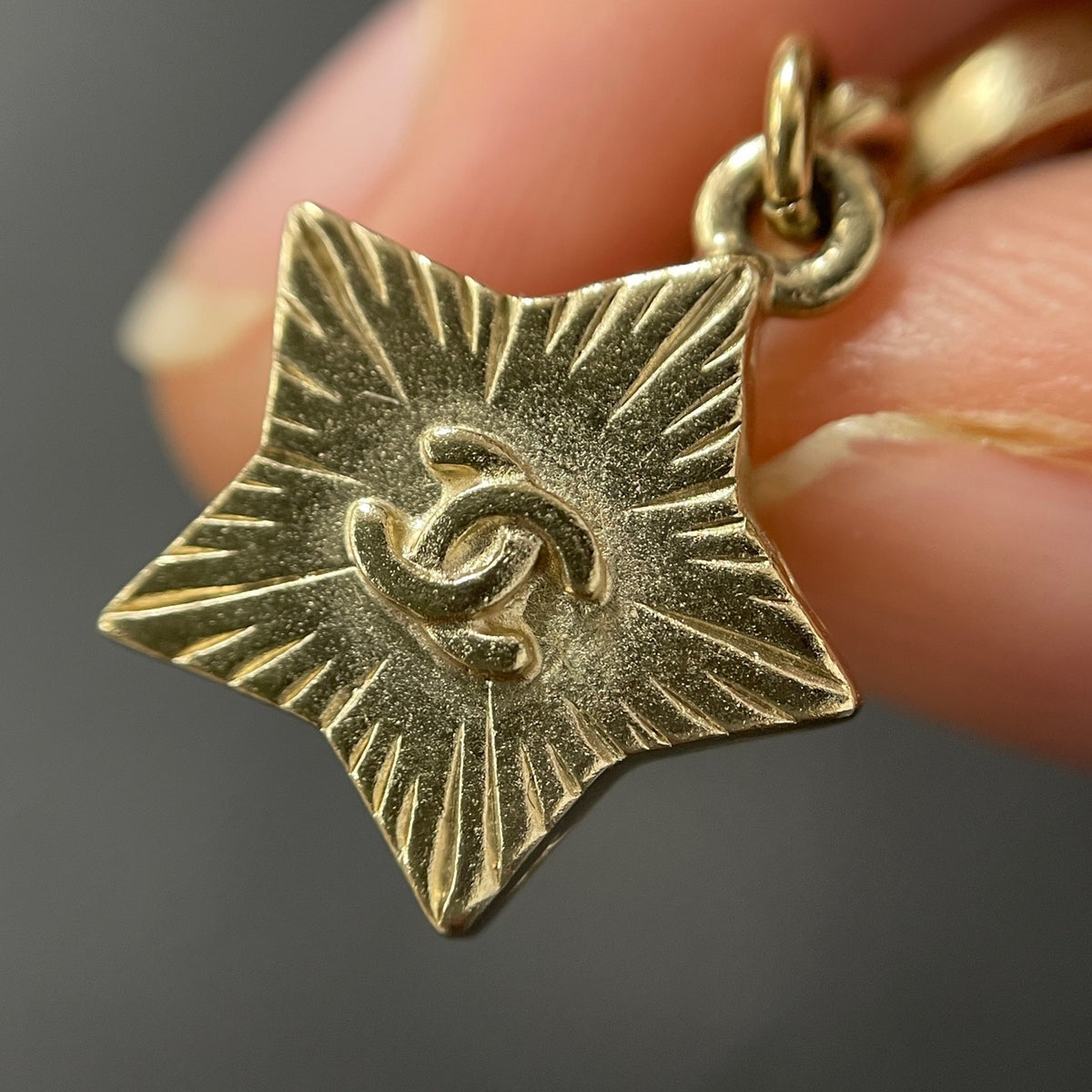 Chanel - Other - Gold-tone base metal with white pearl-effect star drops - Multicolour