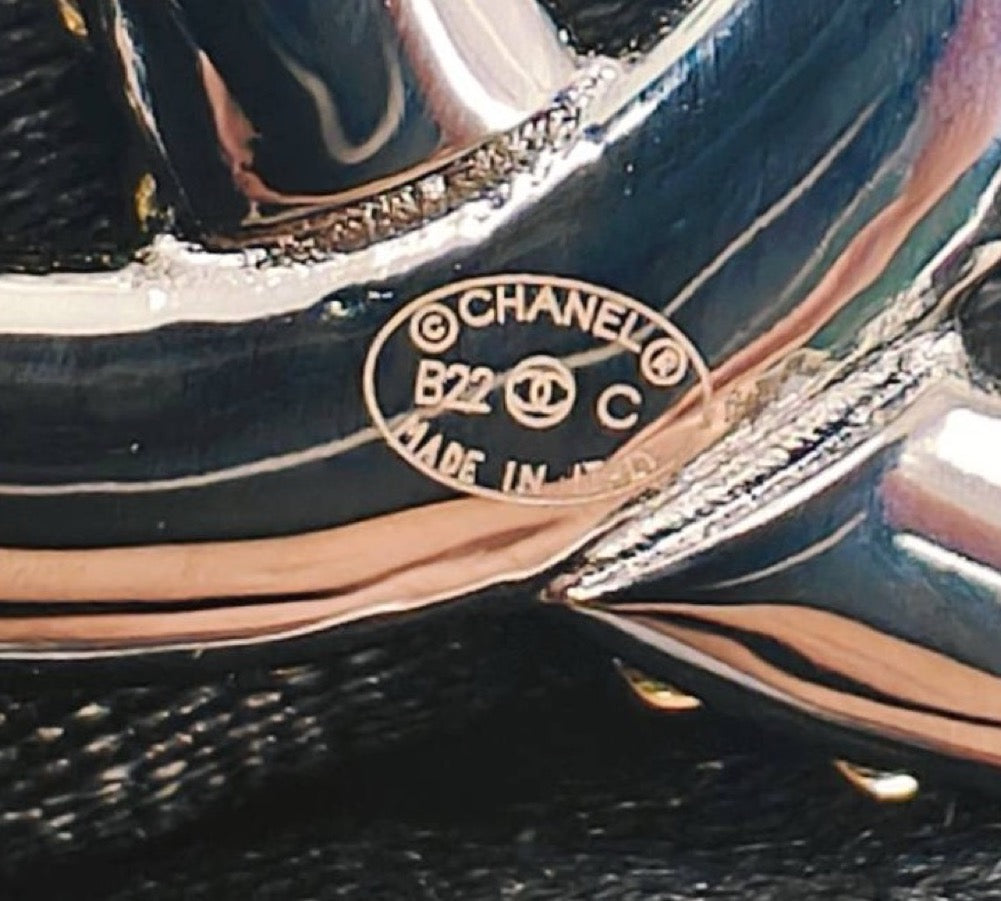 Chanel - Other - Gold-tone costume metal - Gold