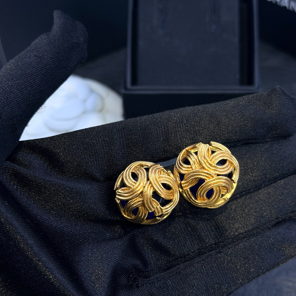 Chanel - Other - Gold-tone costume metal - Gold