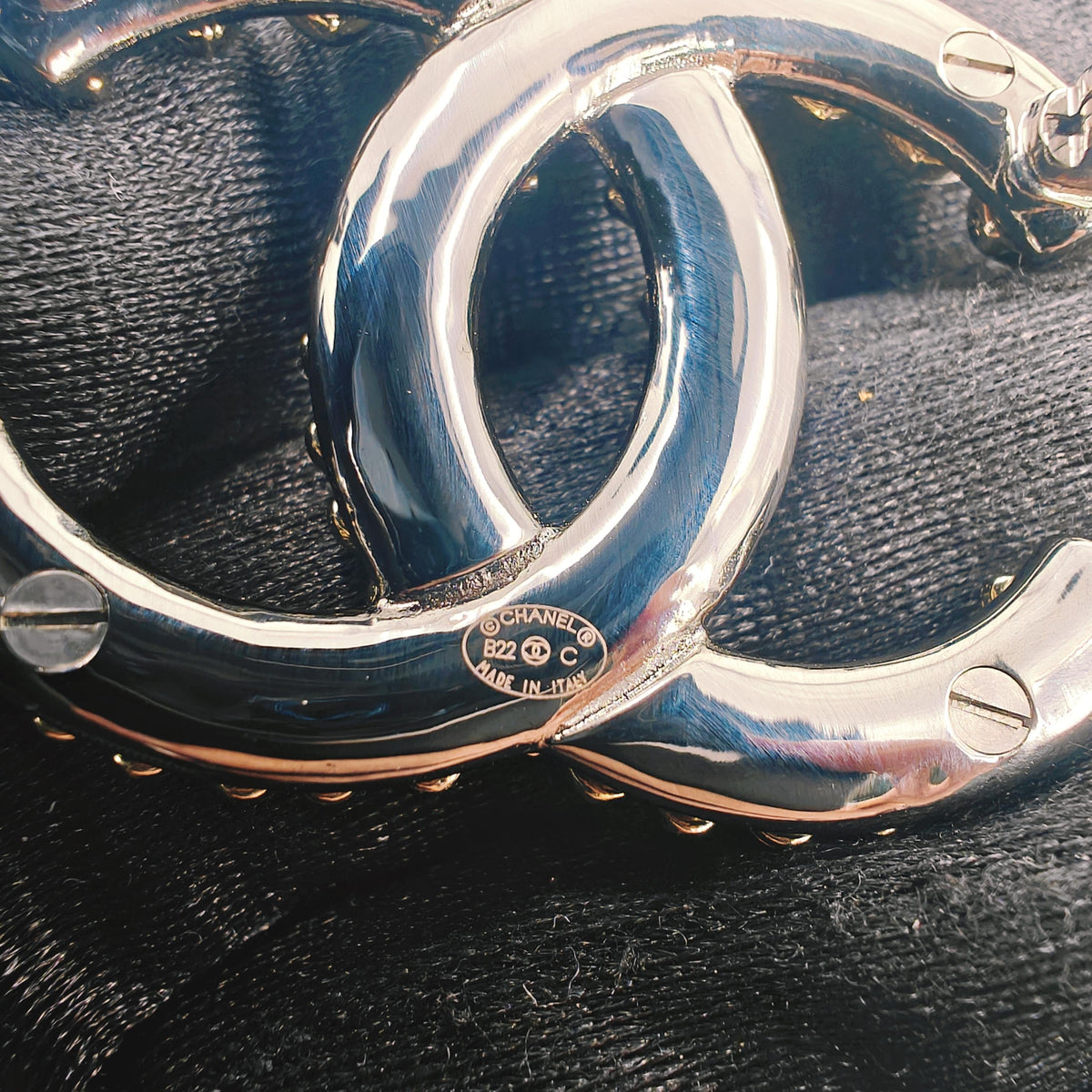 Chanel - Other - Gold-tone costume metal - Gold
