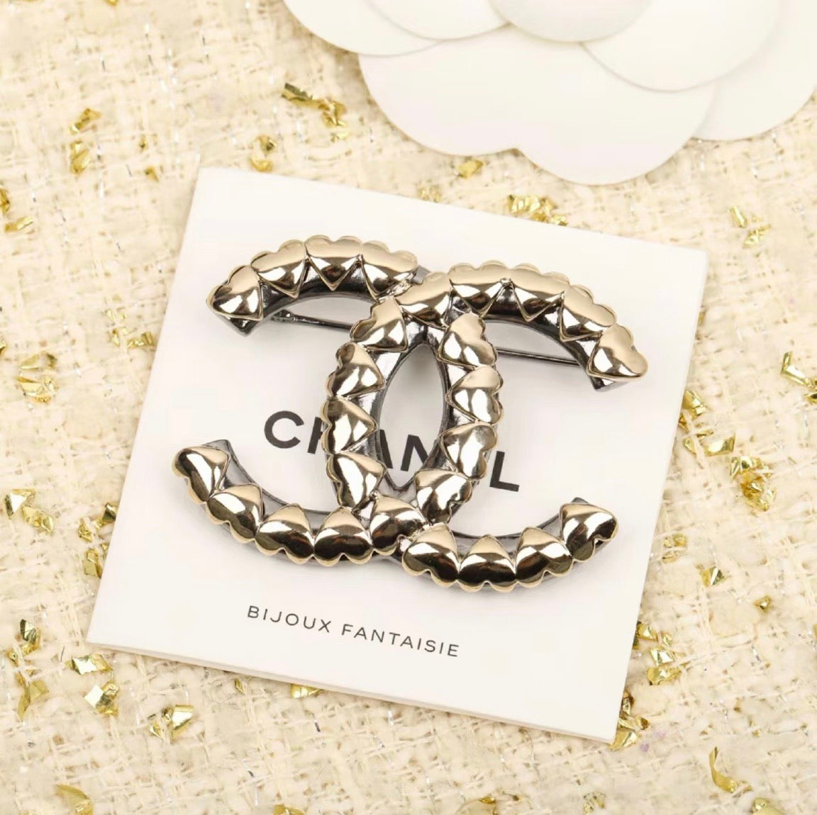 Chanel - Other - Gold-tone costume metal - Gold