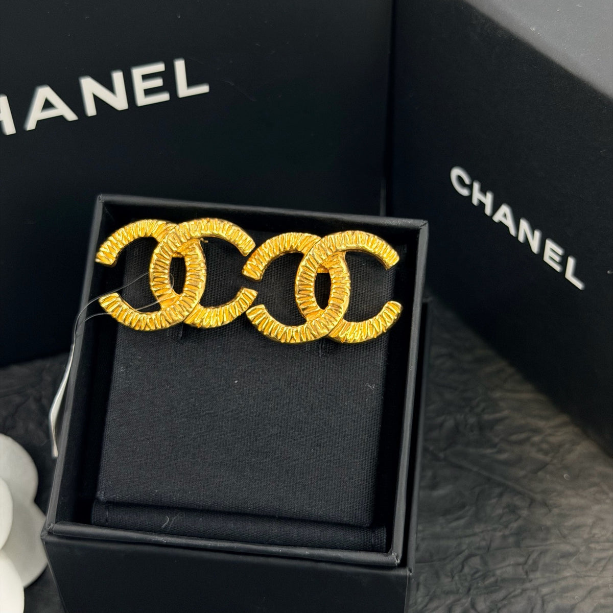 Chanel - Other - Gold-tone metal alloy, composition unspecified - Gold