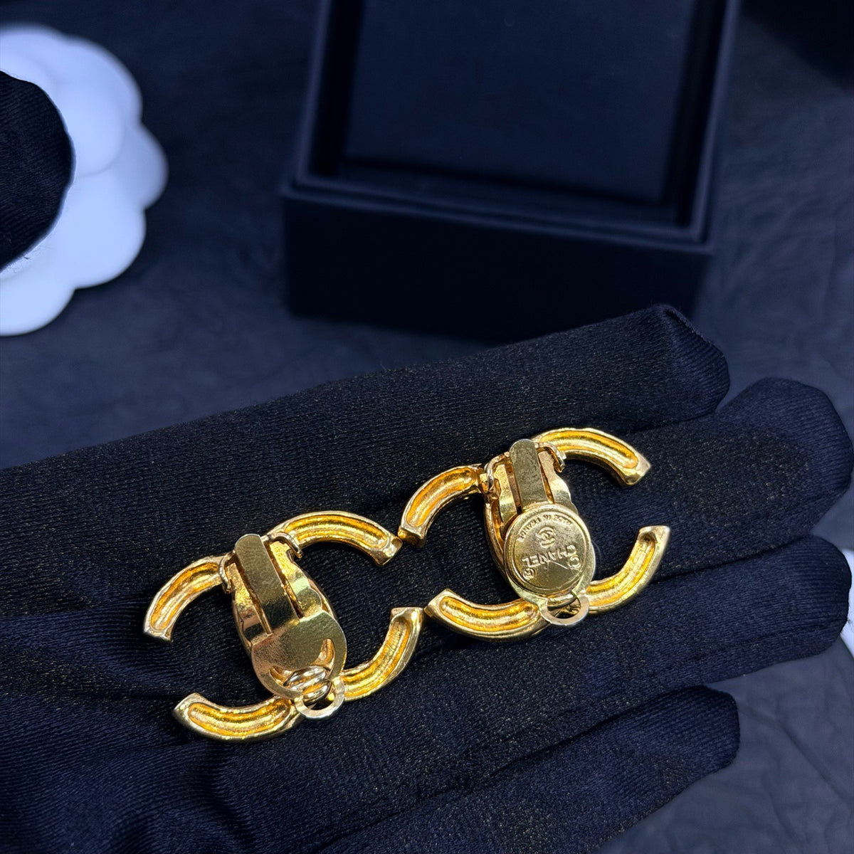 Chanel - Other - Gold-tone metal alloy, composition unspecified - Gold