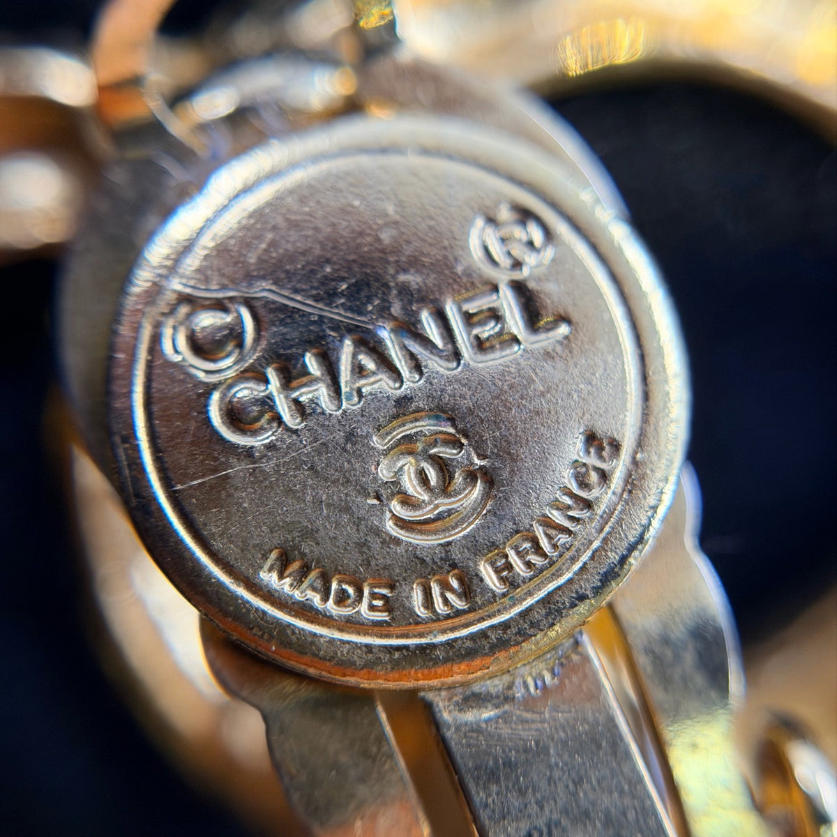 Chanel - Other - Gold-tone metal alloy, composition unspecified - Gold