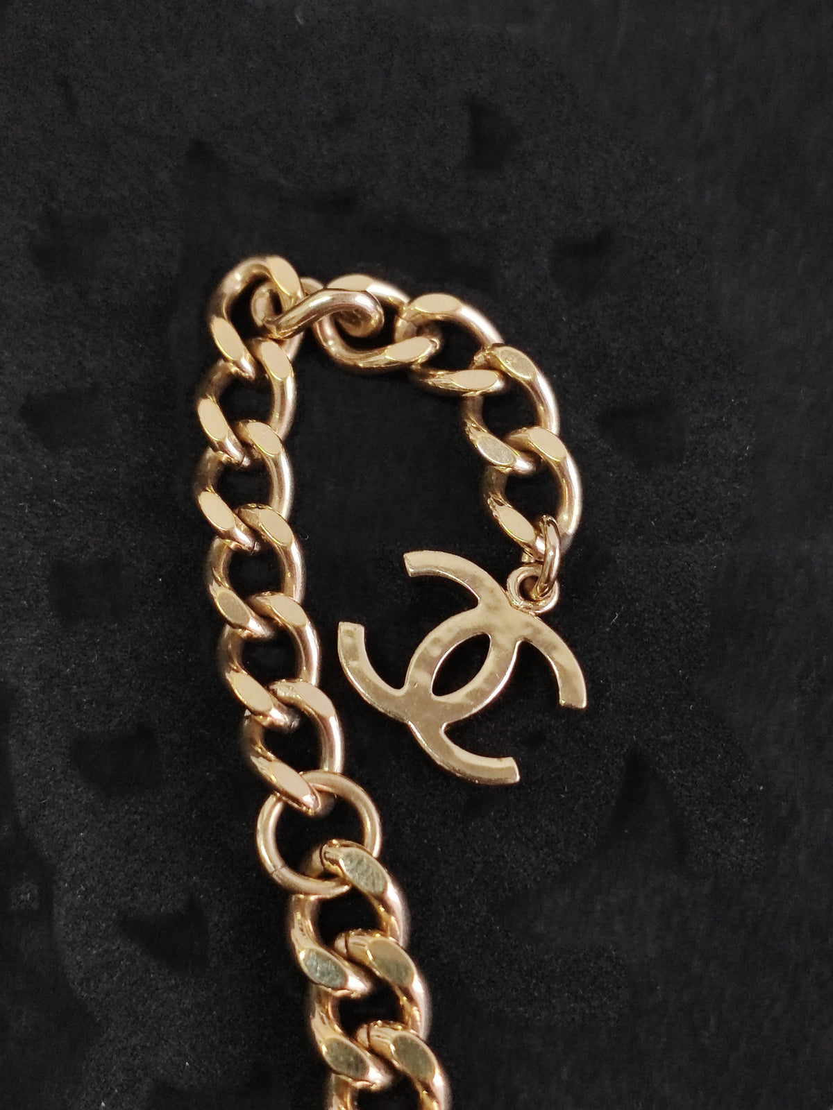 Chanel - Other - Gold-tone metal; base metal composition unspecified. - Gold