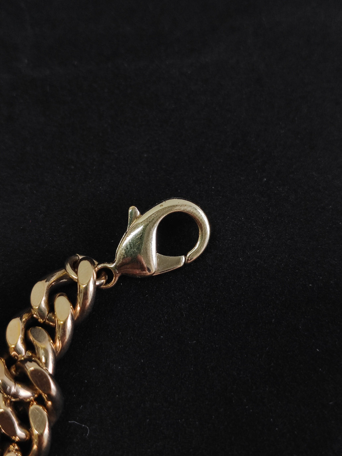 Chanel - Other - Gold-tone metal; base metal composition unspecified. - Gold