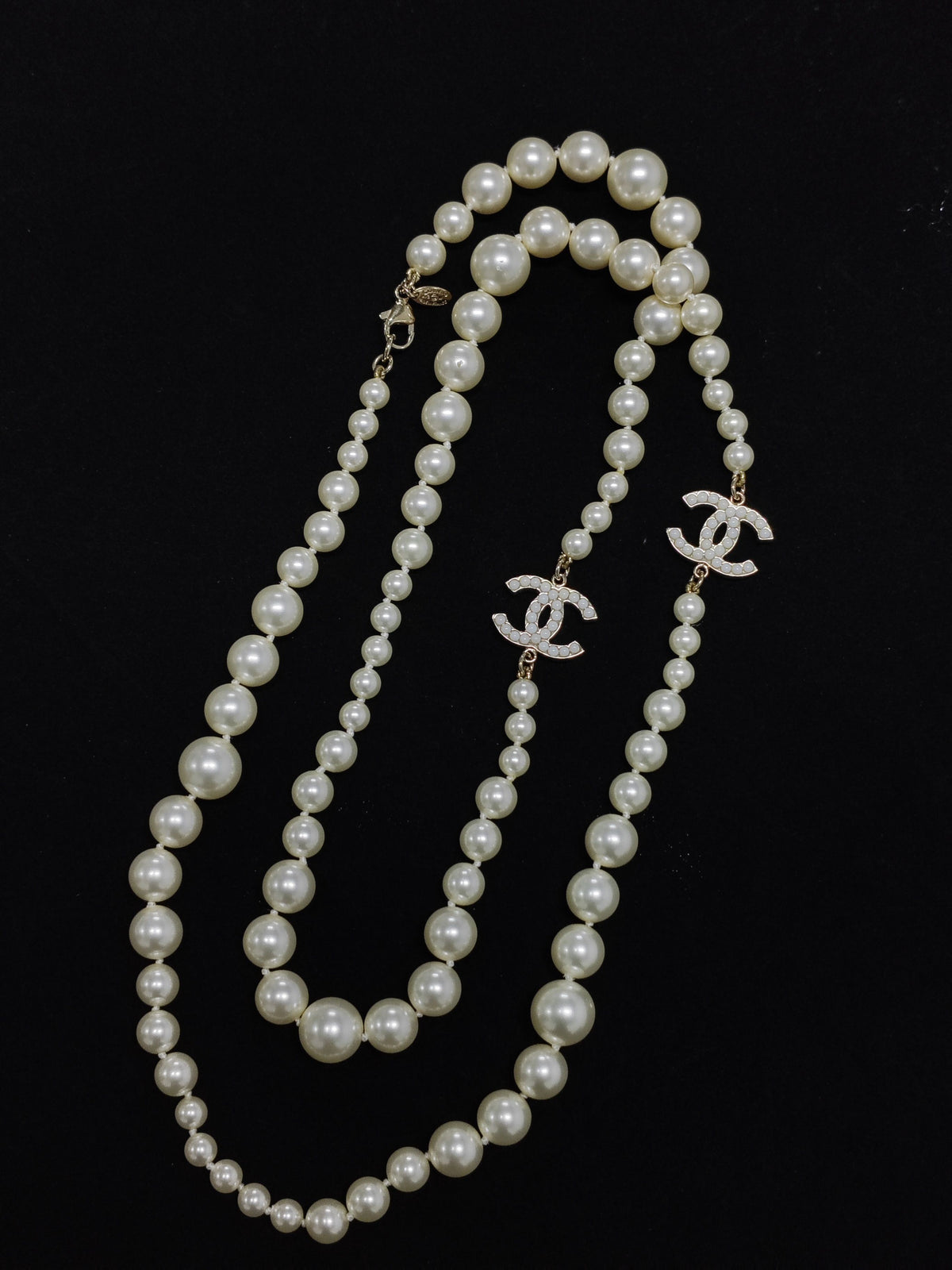 Chanel - Other - Gold-tone metal components with imitation pearl beads. - White